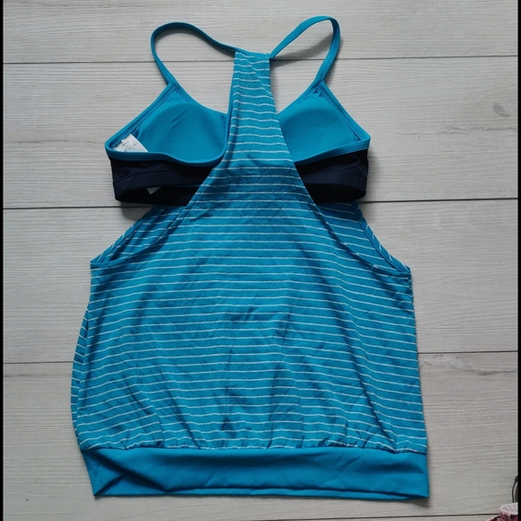 Nike tankini with built in bra - Picture 2 of 6